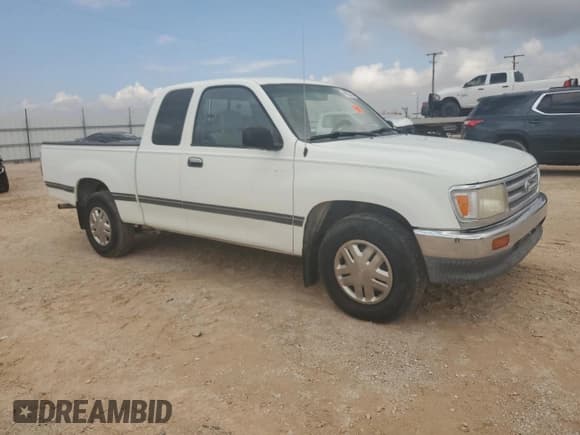 ✅ 1997 Toyota T100 DX • VIN: JT4TN12D0V0035620 • Лот: 69925814. Опубликован ранее на Copart с пробегом Не указан. Бесплатный доступ к архиву аукционных продаж из США и подробный отчёт об истории автомобиля на DreamBid. Изображение 4.