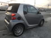 ✅ 2013 Smart fortwo Passion • VIN: WMEEK3BA4DK644622 • Lot: 84966644. Wystawiony na Copart z przebiegiem 78 657 mil. Bezpłatny archiwum sprzedaży aukcyjnych z USA i szczegółowy raport historii pojazdu na DreamBid. Zdjęcie 3.