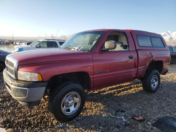 ✅ 1999 Dodge 1500 • VIN: 1B7HF16YXXS147025 • Lot: 88819195. Listed on Copart with 76,714 mi. Free auction sales archive from the USA and detailed vehicle history report at DreamBid. Image 1.