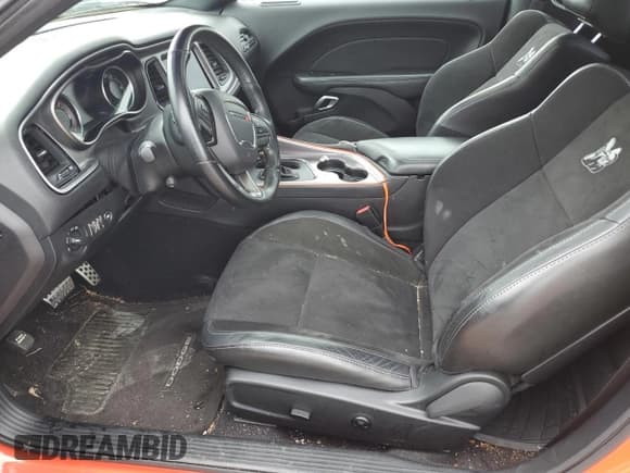 ✅ 2019 Dodge Challenger R/T Scat Pack Widebody • VIN: 2C3CDZFJ0KH741077 • Lot: 50242034. Wystawiony na Copart z przebiegiem 13 339 mil. Bezpłatny archiwum sprzedaży aukcyjnych z USA i szczegółowy raport historii pojazdu na DreamBid. Zdjęcie 7.