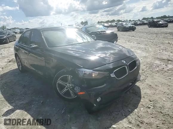 ✅ 2015 BMW 3 Series 328i xDrive • VIN: WBA3B5G50FNS15604 • Lot: 56861715. Wystawiony na Copart z przebiegiem 129 615 mil. Bezpłatny archiwum sprzedaży aukcyjnych z USA i szczegółowy raport historii pojazdu na DreamBid. Zdjęcie 13.