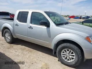 ✅ 2015 Nissan Frontier SV • VIN: 1N6AD0EV5FN742626 • Lot: 42199654. Wystawiony na IAAI z przebiegiem 111 725 mil. Bezpłatny archiwum sprzedaży aukcyjnych z USA i szczegółowy raport historii pojazdu na DreamBid. Zdjęcie 1.
