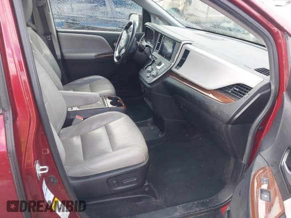 ✅ 2015 Toyota Sienna Limited • VIN: 5TDDK3DC6FS102345 • Lot: 42259242. Listed on IAAI with 77,110 mi. Free auction sales archive from the USA and detailed vehicle history report at DreamBid. Image 5.