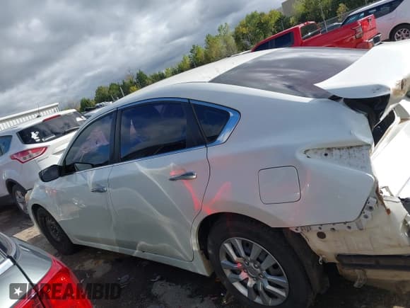 ✅ 2015 Nissan Altima S • VIN: 1N4AL3AP5FN332297 • Лот: 43550294. Опубликован ранее на IAAI с пробегом 169 965 миль. Бесплатный доступ к архиву аукционных продаж из США и подробный отчёт об истории автомобиля на DreamBid. Изображение 14.