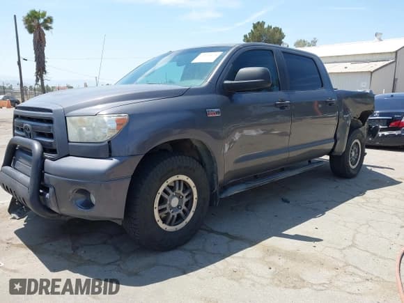 ✅ 2011 Toyota Tundra • VIN: 5TFDY5F13BX160682 • Lot: 42076678. Listed on IAAI with 335,697 mi. Free auction sales archive from the USA and detailed vehicle history report at DreamBid. Image 2.