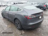 ✅ 2020 Tesla Model 3 Long Range • VIN: 5YJ3E1EBXLF770064 • Lot: 41424909. Wystawiony na IAAI z przebiegiem 96 972 mil. Bezpłatny archiwum sprzedaży aukcyjnych z USA i szczegółowy raport historii pojazdu na DreamBid. Zdjęcie 3.