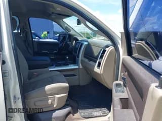 ✅ 2010 Dodge 1500 SLT • VIN: 1D7RV1CT7AS227072 • Lot: 42061389. Wystawiony na IAAI z przebiegiem 221 468 mil. Bezpłatny archiwum sprzedaży aukcyjnych z USA i szczegółowy raport historii pojazdu na DreamBid. Zdjęcie 5.