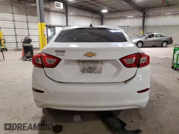 2018 Chevrolet Cruze LS с VIN 1G1BC5SM4J7205240, выставлен на аукционе Copart как лот 69379362 с пробегом 35 561 миль миль и . История ставок и продаж доступна на DreamBid. Изображение 6.