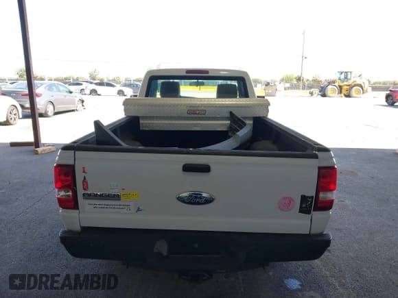 ✅ 2010 Ford Ranger XL • VIN: 1FTKR1AE9APA02773 • Lot: 42408099. Wystawiony na IAAI z przebiegiem 81 368 mil. Bezpłatny archiwum sprzedaży aukcyjnych z USA i szczegółowy raport historii pojazdu na DreamBid. Zdjęcie 17.