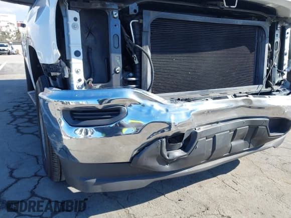 ✅ 2017 GMC Sierra 1500 • VIN: 1GTN1LEC7HZ262435 • Lot: 43641557. Wystawiony na IAAI z przebiegiem 88 406 mil. Bezpłatny archiwum sprzedaży aukcyjnych z USA i szczegółowy raport historii pojazdu na DreamBid. Zdjęcie 6.