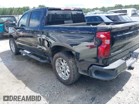 ✅ 2020 Chevrolet Silverado 1500 RST • VIN: 1GCUYEED4LZ172566 • Lot: 42739884. Wystawiony na IAAI z przebiegiem 115 543 mil. Bezpłatny archiwum sprzedaży aukcyjnych z USA i szczegółowy raport historii pojazdu na DreamBid. Zdjęcie 3.
