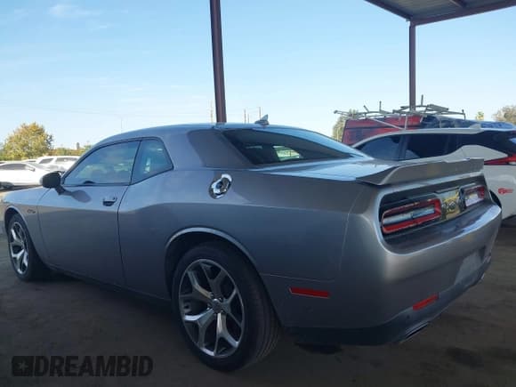 ✅ 2015 Dodge Challenger SXT Plus • VIN: 2C3CDZBGXFH700231 • Lot: 43407846. Wystawiony na IAAI z przebiegiem 129 305 mil. Bezpłatny archiwum sprzedaży aukcyjnych z USA i szczegółowy raport historii pojazdu na DreamBid. Zdjęcie 14.