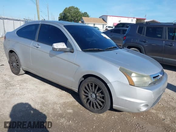 ✅ 2010 Ford Focus SES • VIN: 1FAHP3DNXAW171395 • Lot: 42571025. Wystawiony na IAAI z przebiegiem 219 231 mil. Bezpłatny archiwum sprzedaży aukcyjnych z USA i szczegółowy raport historii pojazdu na DreamBid. Zdjęcie 1.