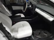 ✅ 2020 Tesla Model 3 Standard Range Plus • VIN: 5YJ3E1EA4LF703693 • Lot: 43496865. Wystawiony na IAAI z przebiegiem 112 618 mil. Bezpłatny archiwum sprzedaży aukcyjnych z USA i szczegółowy raport historii pojazdu na DreamBid. Zdjęcie 5.