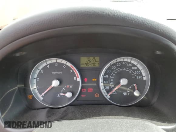 ✅ 2008 Hyundai Accent GS • VIN: KMHCN35C18U100594 • Лот: 50090575. Опубликован ранее на Copart с пробегом 304 701 миль. Бесплатный доступ к архиву аукционных продаж из США и подробный отчёт об истории автомобиля на DreamBid. Изображение 9.