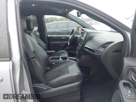 ✅ 2020 Dodge Grand Caravan SXT • VIN: 2C4RDGCG5LR249028 • Лот: 43429696. Опубликован ранее на IAAI с пробегом 92 000 миль. Бесплатный доступ к архиву аукционных продаж из США и подробный отчёт об истории автомобиля на DreamBid. Изображение 5.