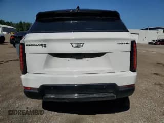 ✅ 2025 Cadillac ESCALADE IQ • VIN: 1GYTEEKL3SU102689 • Lot: 61585555. Wystawiony na Copart z przebiegiem 5 670 mil. Bezpłatny archiwum sprzedaży aukcyjnych z USA i szczegółowy raport historii pojazdu na DreamBid. Zdjęcie 6.
