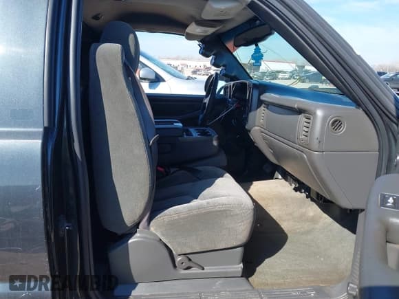 ✅ 2003 Chevrolet Silverado 1500 Work Truck • VIN: 1GCEC14X43Z124654 • Лот: 41656014. Опубликован ранее на IAAI с пробегом 188 379 миль. Бесплатный доступ к архиву аукционных продаж из США и подробный отчёт об истории автомобиля на DreamBid. Изображение 5.