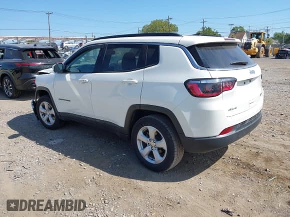 ✅ 2021 Jeep Compass Latitude • VIN: 3C4NJDBB6MT557478 • Lot: 43222716. Wystawiony na IAAI z przebiegiem 94 299 mil. Bezpłatny archiwum sprzedaży aukcyjnych z USA i szczegółowy raport historii pojazdu na DreamBid. Zdjęcie 3.