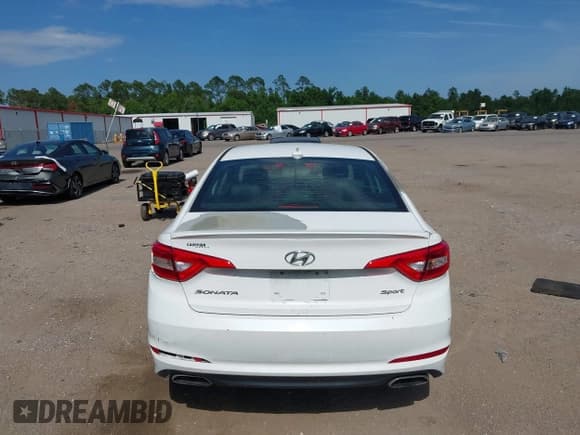 ✅ 2017 Hyundai Sonata Sport • VIN: 5NPE34AFXHH468999 • Lot: 42485446. Listed on IAAI with 114,875 mi. Free auction sales archive from the USA and detailed vehicle history report at DreamBid. Image 17.