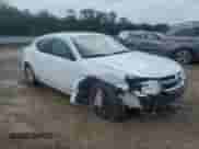 2013 Dodge Avenger SE z VIN 1C3CDZAB0DN592146, wystawiony jako Copart lot #82248105 z przebiegiem 219 706 mil mil oraz Szkoda całkowita • Salvage title. Historia ofert i sprzedaży dostępna na DreamBid. Obrazek 4.