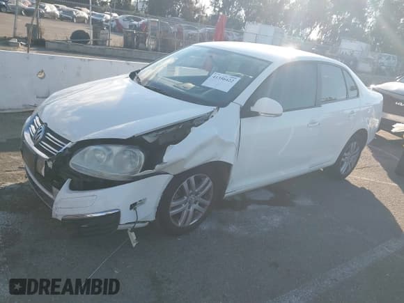 ✅ 2007 Volkswagen Jetta • VIN: 3VWGG71K47M076277 • Лот: 41356422. Опубликован ранее на IAAI с пробегом 176 821 миль. Бесплатный доступ к архиву аукционных продаж из США и подробный отчёт об истории автомобиля на DreamBid. Изображение 2.