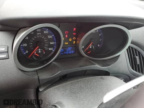 2010 Hyundai Genesis Coupe с VIN KMHHT6KD5AU005262, выставлен на аукционе Copart как лот 84100194 с пробегом 145 423 миль миль и Списание • Salvage title. История ставок и продаж доступна на DreamBid. Изображение 9.