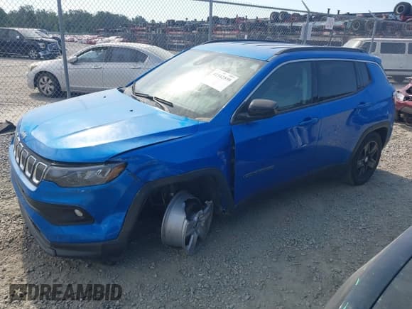 ✅ 2022 Jeep Compass Latitude • VIN: 3C4NJCBB6NT229148 • Lot: 42342559. Listed on IAAI with 26,915 mi. Free auction sales archive from the USA and detailed vehicle history report at DreamBid. Image 2.