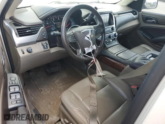 ✅ 2015 Chevrolet Suburban LTZ • VIN: 1GNSCKKC1FR573715 • Lot: 72481114. Wystawiony na Copart z przebiegiem 195 335 mil. Bezpłatny archiwum sprzedaży aukcyjnych z USA i szczegółowy raport historii pojazdu na DreamBid. Zdjęcie 8.