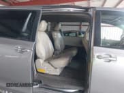 ✅ 2012 Toyota Sienna XLE • VIN: 5TDYK3DC3CS210368 • Lot: 43834362. Wystawiony na IAAI z przebiegiem 185 989 mil. Bezpłatny archiwum sprzedaży aukcyjnych z USA i szczegółowy raport historii pojazdu na DreamBid. Zdjęcie 8.