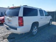 ✅ 2011 Chevrolet Suburban LT • VIN: 1GNSCJE05BR357775 • Lot: 41807667. Wystawiony na IAAI z przebiegiem 327 313 mil. Bezpłatny archiwum sprzedaży aukcyjnych z USA i szczegółowy raport historii pojazdu na DreamBid. Zdjęcie 4.