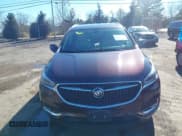 ✅ 2019 Buick Enclave Essence • VIN: 5GAEVAKW4KJ230606 • Lot: 43705646. Wystawiony na IAAI z przebiegiem 111 395 mil. Bezpłatny archiwum sprzedaży aukcyjnych z USA i szczegółowy raport historii pojazdu na DreamBid. Zdjęcie 13.