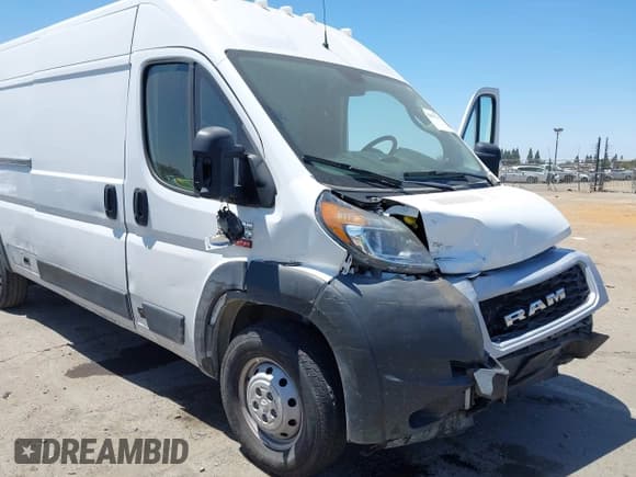✅ 2020 Ram ProMaster Cargo • VIN: 3C6URVJG2LE120353 • Lot: 42553717. Listed on IAAI with 30,122 mi. Free auction sales archive from the USA and detailed vehicle history report at DreamBid. Image 6.