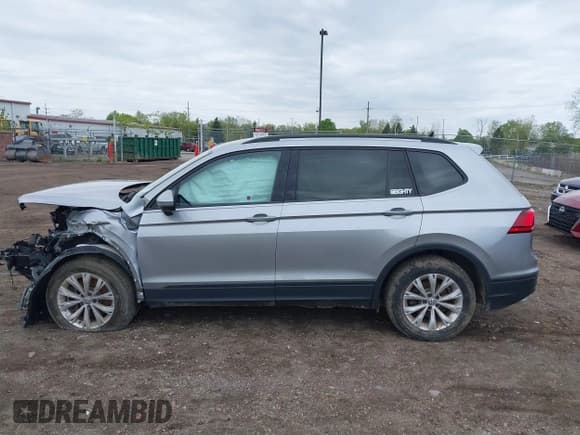 ✅ 2020 Volkswagen Tiguan S • VIN: 3VV1B7AX5LM111990 • Lot: 42206779. Listed on IAAI with 73,616 mi. Free auction sales archive from the USA and detailed vehicle history report at DreamBid. Image 15.