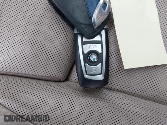 ✅ 2013 BMW 7 Series 750Li xDrive • VIN: WBAYF8C56DD140816 • Lot: 41709920. Listed on IAAI with 157,842 mi. Free auction sales archive from the USA and detailed vehicle history report at DreamBid. Image 11.