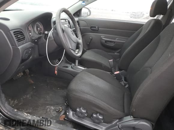 ✅ 2008 Hyundai Accent L • VIN: KMHCN35C18U057200 • Лот: 85137044. Опубликован ранее на Copart с пробегом 259 088 миль. Бесплатный доступ к архиву аукционных продаж из США и подробный отчёт об истории автомобиля на DreamBid. Изображение 7.