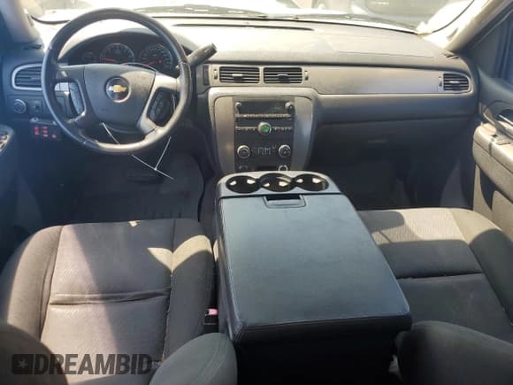 ✅ 2010 Chevrolet Tahoe Commercial • VIN: 1GNUKAE08AR258670 • Lot: 68134705. Listed on Copart with 259,495 mi. Free auction sales archive from the USA and detailed vehicle history report at DreamBid. Image 8.