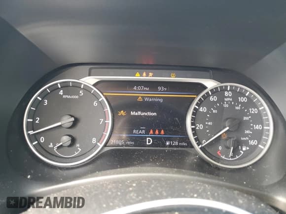 ✅ 2024 Nissan Sentra SR • VIN: 3N1AB8DV8RY259229 • Lot: 85145505. Listed on Copart with 21,805 mi. Free auction sales archive from the USA and detailed vehicle history report at DreamBid. Image 9.