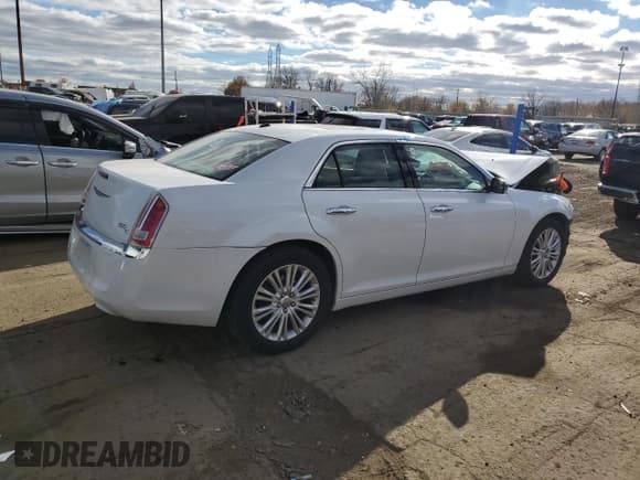 ✅ 2014 Chrysler 300 C • VIN: 2C3CCAKG4EH352753 • Лот: 78374384. Опубликован ранее на Copart с пробегом 148 171 миль. Бесплатный доступ к архиву аукционных продаж из США и подробный отчёт об истории автомобиля на DreamBid. Изображение 3.