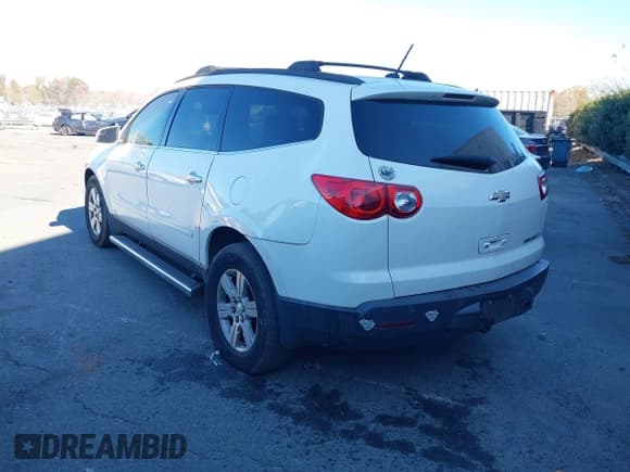 ✅ 2011 Chevrolet Traverse 1LT • VIN: 1GNKRGED4BJ418133 • Лот: 43610511. Опубликован ранее на IAAI с пробегом 266 388 миль. Бесплатный доступ к архиву аукционных продаж из США и подробный отчёт об истории автомобиля на DreamBid. Изображение 3.