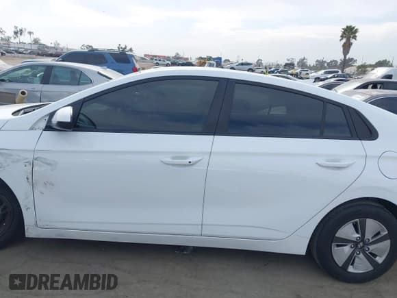 ✅ 2022 Hyundai Ioniq Blue • VIN: KMHC65LC3NU268499 • Lot: 42298329. Wystawiony na IAAI z przebiegiem 34 735 mil. Bezpłatny archiwum sprzedaży aukcyjnych z USA i szczegółowy raport historii pojazdu na DreamBid. Zdjęcie 15.