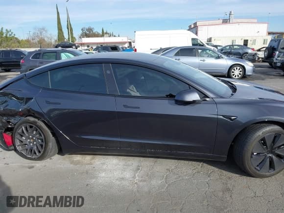 ✅ 2024 Tesla Model 3 • VIN: 5YJ3E1EA7RF736647 • Lot: 41372410. Wystawiony na IAAI z przebiegiem 12 889 mil. Bezpłatny archiwum sprzedaży aukcyjnych z USA i szczegółowy raport historii pojazdu na DreamBid. Zdjęcie 12.