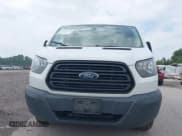 ✅ 2017 Ford Transit • VIN: 1FTYR1ZM8HKB53620 • Lot: 42345715. Wystawiony na IAAI z przebiegiem 223 303 mil. Bezpłatny archiwum sprzedaży aukcyjnych z USA i szczegółowy raport historii pojazdu na DreamBid. Zdjęcie 6.