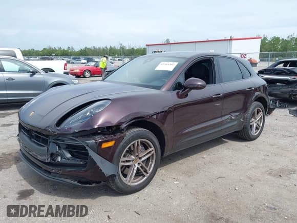 ✅ 2024 Porsche Macan • VIN: WP1AA2A54RLB15752 • Lot: 42765307. Wystawiony na IAAI z przebiegiem 5 627 mil. Bezpłatny archiwum sprzedaży aukcyjnych z USA i szczegółowy raport historii pojazdu na DreamBid. Zdjęcie 2.