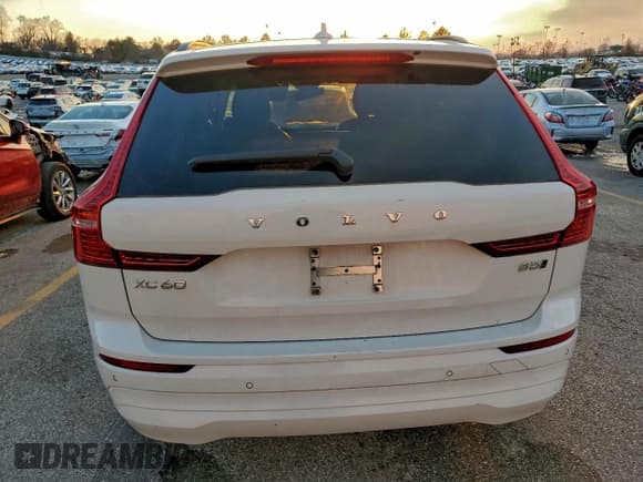 ✅ 2022 Volvo XC60 Momentum • VIN: YV4L12RK4N1019806 • Lot: 95795845. Listed on Copart with 84,785 mi. Free auction sales archive from the USA and detailed vehicle history report at DreamBid. Image 6.