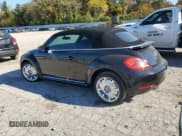 ✅ 2013 Volkswagen Beetle 2.5L • VIN: 3VW5X7ATXDM816085 • Lot: 91036645. Wystawiony na Copart z przebiegiem 118 737 mil. Bezpłatny archiwum sprzedaży aukcyjnych z USA i szczegółowy raport historii pojazdu na DreamBid. Zdjęcie 2.