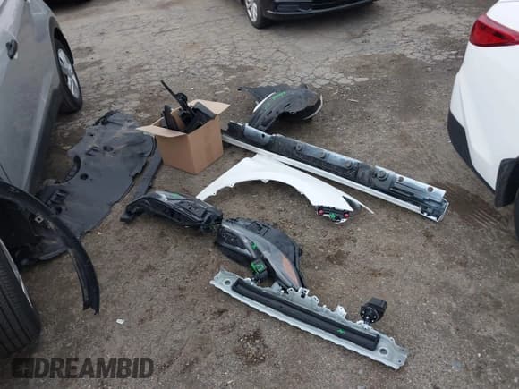 ✅ 2025 Toyota Camry LE • VIN: 4T1DBADK5SU522109 • Lot: 42220850. Listed on IAAI with 298 mi. Free auction sales archive from the USA and detailed vehicle history report at DreamBid. Image 12.