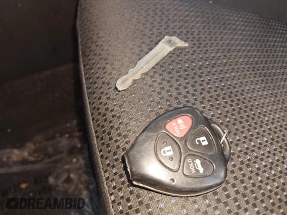 ✅ 2010 Toyota Corolla S • VIN: 1NXBU4EE9AZ182148 • Lot: 43521724. Wystawiony na IAAI z przebiegiem 238 951 mil. Bezpłatny archiwum sprzedaży aukcyjnych z USA i szczegółowy raport historii pojazdu na DreamBid. Zdjęcie 11.