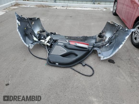 ✅ 2022 Jeep Grand Cherokee Overland • VIN: 1C4RJYD69N8716244 • Lot: 43249375. Listed on Copart with 21,240 mi. Free auction sales archive from the USA and detailed vehicle history report at DreamBid. Image 12.