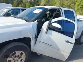 2011 Chevrolet Silverado 1500 LT z VIN 3GCPKSE30BG276541, wystawiony jako IAAI lot #43330976 z przebiegiem 241 910 mil mil oraz . Historia ofert i sprzedaży dostępna na DreamBid. Obrazek 6.